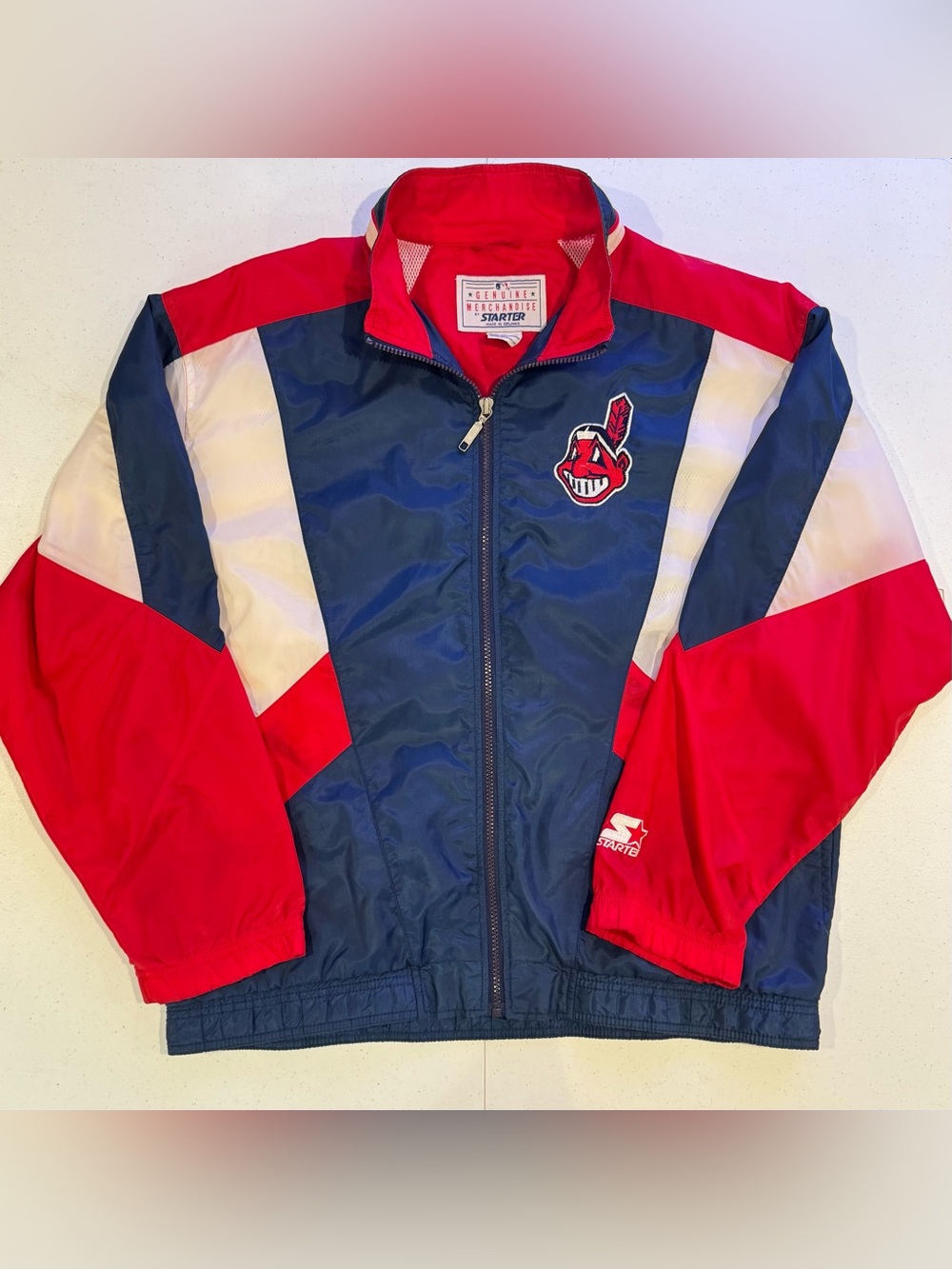 Vintage 90’s STARTER Cleveland Indians jacket size medium mlb baseball